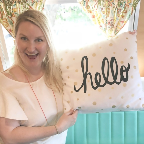 Meet your Posher, Beth - Picture 2 of 2